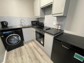Mays Apartments - 458 Mill Street, Free Parking, 3 minutes in taxi to Baltic Market and City Centre - Apartments sleep 1-3 guests
